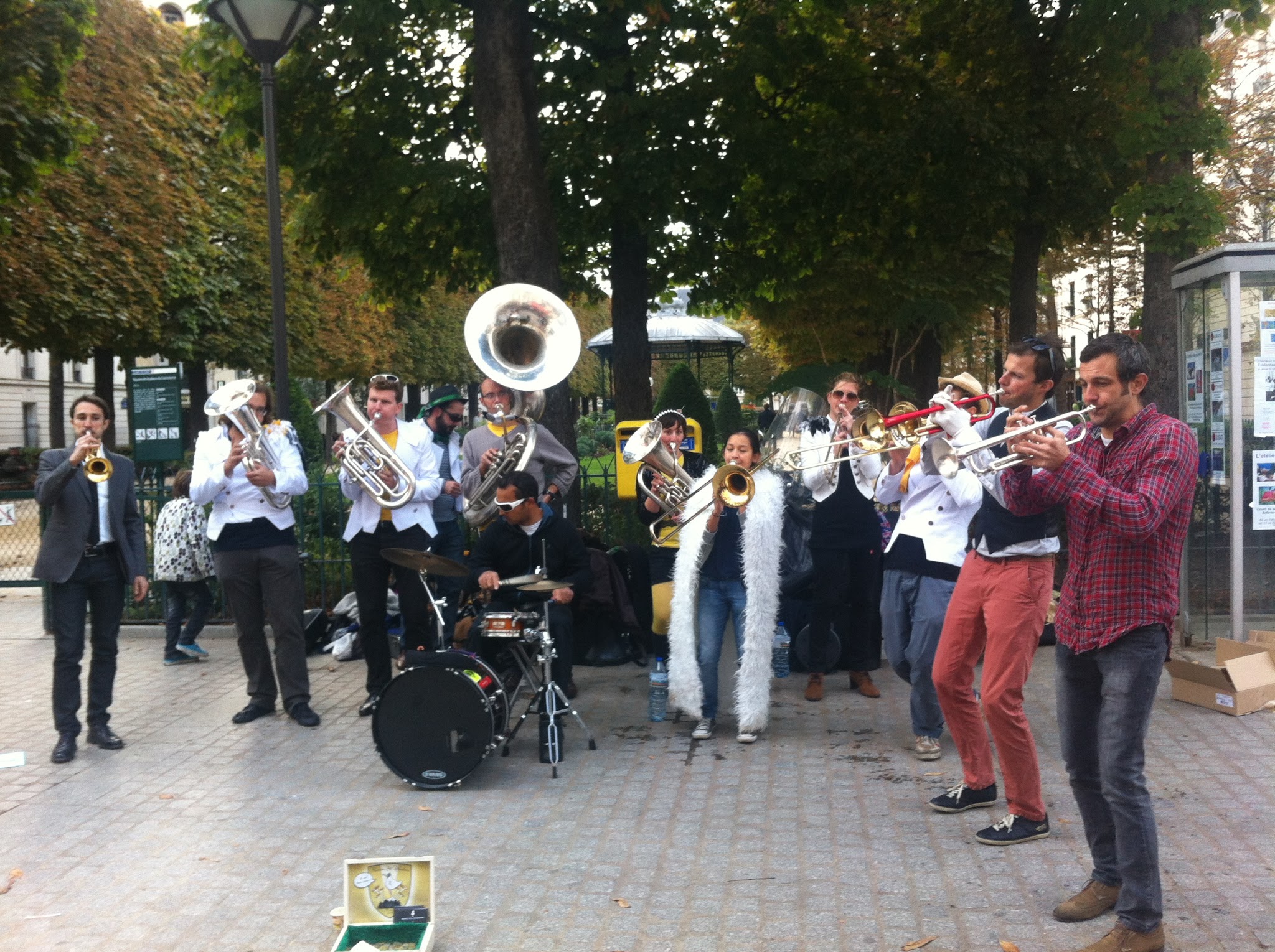 Les Mouette animent les rues de Paris